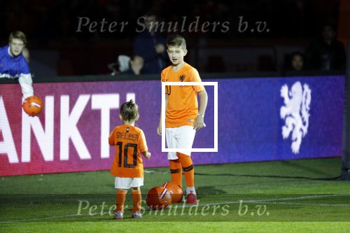 Amsterdam 6 mei 2018
Nederland-Peru 2-1 . Afscheidswedstrijd Wesley Sneijder . Zijn vrouw Yolanthe Sneijder Cabau en zoons Jessey en Xess Xava zijn natuurlijk aanwezig.