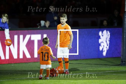 Amsterdam 6 mei 2018
Nederland-Peru 2-1 . Afscheidswedstrijd Wesley Sneijder . Zijn vrouw Yolanthe Sneijder Cabau en zoons Jessey en Xess Xava zijn natuurlijk aanwezig.