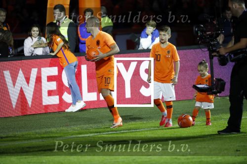 Amsterdam 6 mei 2018
Nederland-Peru 2-1 . Afscheidswedstrijd Wesley Sneijder . Zijn vrouw Yolanthe Sneijder Cabau en zoons Jessey en Xess Xava zijn natuurlijk aanwezig.