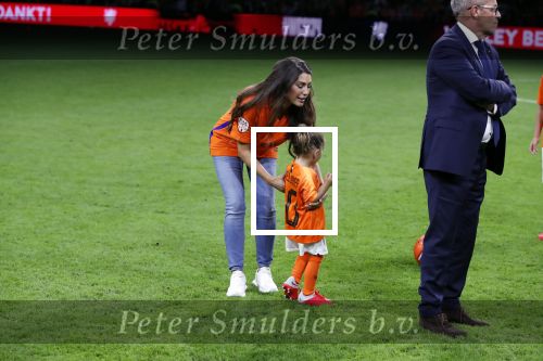 Amsterdam 6 mei 2018
Nederland-Peru 2-1 . Afscheidswedstrijd Wesley Sneijder . Zijn vrouw Yolanthe Sneijder Cabau en zoons Jessey en Xess Xava zijn natuurlijk aanwezig.