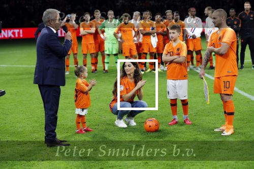 Amsterdam 6 mei 2018
Nederland-Peru 2-1 . Afscheidswedstrijd Wesley Sneijder . Zijn vrouw Yolanthe Sneijder Cabau en zoons Jessey en Xess Xava zijn natuurlijk aanwezig.