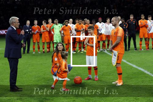 Amsterdam 6 mei 2018
Nederland-Peru 2-1 . Afscheidswedstrijd Wesley Sneijder . Zijn vrouw Yolanthe Sneijder Cabau en zoons Jessey en Xess Xava zijn natuurlijk aanwezig.