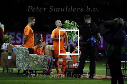 Amsterdam 6 mei 2018
Nederland-Peru 2-1 . Afscheidswedstrijd Wesley Sneijder . Zijn vrouw Yolanthe Sneijder Cabau en zoons Jessey en Xess Xava zijn natuurlijk aanwezig. Andre Hazes zong voor Wesley