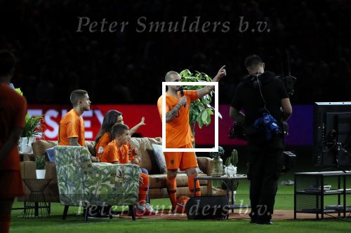 Amsterdam 6 mei 2018
Nederland-Peru 2-1 . Afscheidswedstrijd Wesley Sneijder . Zijn vrouw Yolanthe Sneijder Cabau en zoons Jessey en Xess Xava zijn natuurlijk aanwezig. Andre Hazes zong voor Wesley