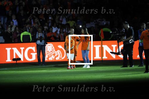 Amsterdam 6 mei 2018
Nederland-Peru 2-1 . Afscheidswedstrijd Wesley Sneijder . Zijn vrouw Yolanthe Sneijder Cabau en zoons Jessey en Xess Xava zijn natuurlijk aanwezig. Andre Hazes zong voor Wesley