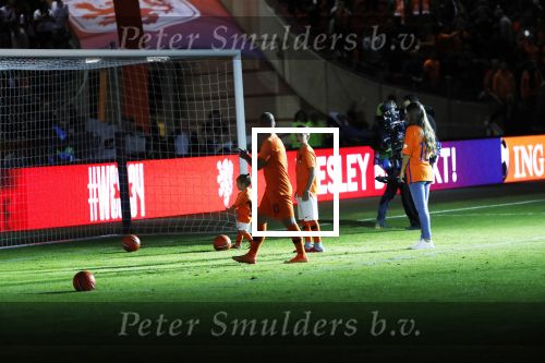 Amsterdam 6 mei 2018
Nederland-Peru 2-1 . Afscheidswedstrijd Wesley Sneijder . Zijn vrouw Yolanthe Sneijder Cabau en zoons Jessey en Xess Xava zijn natuurlijk aanwezig. Andre Hazes zong voor Wesley