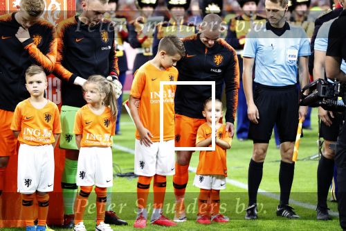 Amsterdam 6 mei 2018
Nederland-Peru 2-1 . Afscheidswedstrijd Wesley Sneijder . Zijn vrouw Yolanthe Sneijder Cabau en zoons Jessey en Xess Xava zijn natuurlijk aanwezig.