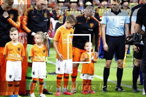 Amsterdam 6 mei 2018
Nederland-Peru 2-1 . Afscheidswedstrijd Wesley Sneijder . Zijn vrouw Yolanthe Sneijder Cabau en zoons Jessey en Xess Xava zijn natuurlijk aanwezig.