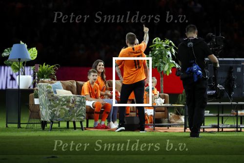 Amsterdam 6 mei 2018
Nederland-Peru 2-1 . Afscheidswedstrijd Wesley Sneijder . Zijn vrouw Yolanthe Sneijder Cabau en zoons Jessey en Xess Xava zijn natuurlijk aanwezig. Andre Hazes zong voor Wesley
