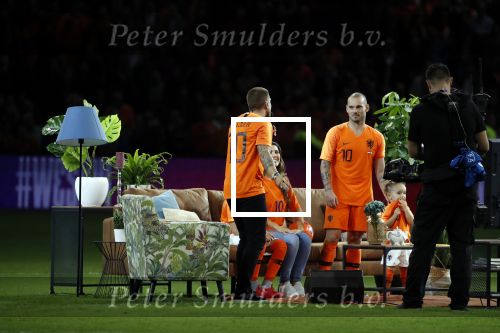 Amsterdam 6 mei 2018
Nederland-Peru 2-1 . Afscheidswedstrijd Wesley Sneijder . Zijn vrouw Yolanthe Sneijder Cabau en zoons Jessey en Xess Xava zijn natuurlijk aanwezig. Andre Hazes zong voor Wesley