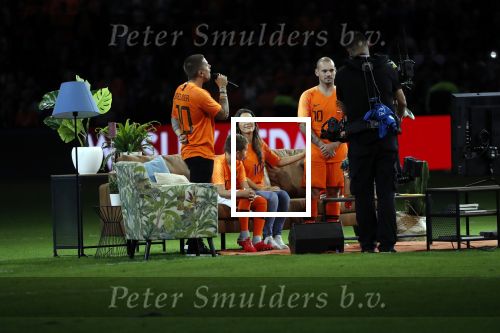 Amsterdam 6 mei 2018
Nederland-Peru 2-1 . Afscheidswedstrijd Wesley Sneijder . Zijn vrouw Yolanthe Sneijder Cabau en zoons Jessey en Xess Xava zijn natuurlijk aanwezig. Andre Hazes zong voor Wesley