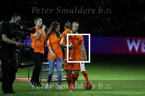 Amsterdam 6 mei 2018
Nederland-Peru 2-1 . Afscheidswedstrijd Wesley Sneijder . Zijn vrouw Yolanthe Sneijder Cabau en zoons Jessey en Xess Xava zijn natuurlijk aanwezig. Andre Hazes zong voor Wesley