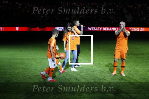 Amsterdam 6 mei 2018
Nederland-Peru 2-1 . Afscheidswedstrijd Wesley Sneijder . Zijn vrouw Yolanthe Sneijder Cabau en zoons Jessey en Xess Xava zijn natuurlijk aanwezig.
