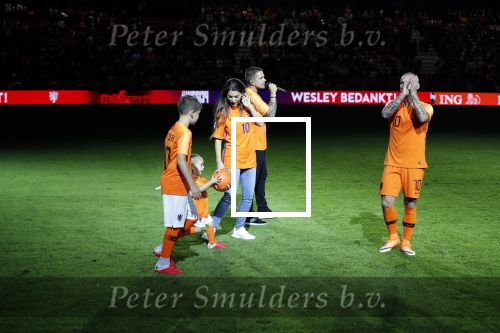 Amsterdam 6 mei 2018
Nederland-Peru 2-1 . Afscheidswedstrijd Wesley Sneijder . Zijn vrouw Yolanthe Sneijder Cabau en zoons Jessey en Xess Xava zijn natuurlijk aanwezig.
