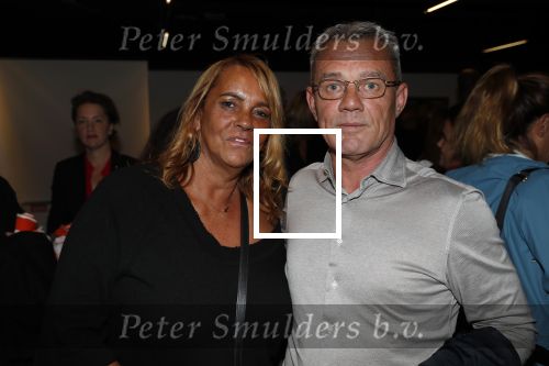 Amsterdam 6 mei 2018
Nederland-Peru 2-1 . Afscheidswedstrijd Wesley Sneijder . Zijn vrouw Yolanthe Sneijder Cabau en zoons Jessey en Xess Xava zijn natuurlijk aanwezig. Barry en Silvia Sneijder ouders Wesley