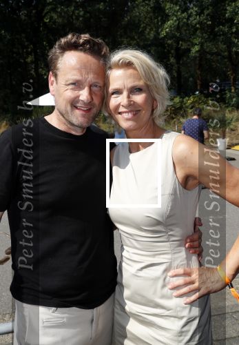 Hilversum 27 augustus 2019
Najaarspresentatie NPO op het mediapark. Anita Witzier met haar man Michiel