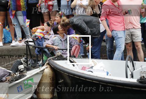 Amsterdam 3 augustus 2019
Gaypride in de grachten van Amsterdam.
Birgit Schuurman met haar nieuwe vriend Sander v Haarlem.