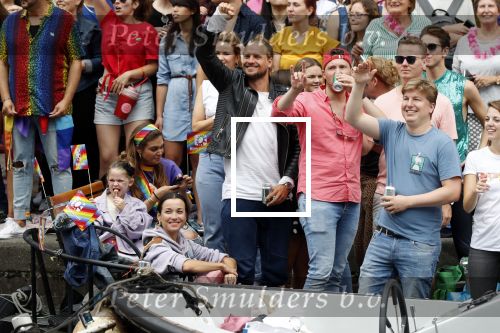 Amsterdam 3 augustus 2019
Gaypride in de grachten van Amsterdam.
Birgit Schuurman met haar nieuwe vriend Sander v Haarlem.
