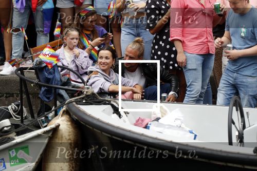 Amsterdam 3 augustus 2019
Gaypride in de grachten van Amsterdam.
Birgit Schuurman met haar nieuwe vriend Sander v Haarlem.