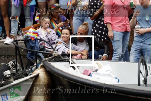 Amsterdam 3 augustus 2019
Gaypride in de grachten van Amsterdam.
Birgit Schuurman met haar nieuwe vriend Sander v Haarlem.