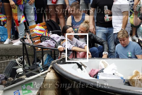 Amsterdam 3 augustus 2019
Gaypride in de grachten van Amsterdam.
Birgit Schuurman met haar nieuwe vriend Sander v Haarlem.