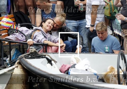 Amsterdam 3 augustus 2019
Gaypride in de grachten van Amsterdam.
Birgit Schuurman met haar nieuwe vriend Sander v Haarlem.
