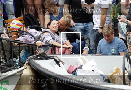 Amsterdam 3 augustus 2019
Gaypride in de grachten van Amsterdam.
Birgit Schuurman met haar nieuwe vriend Sander v Haarlem.