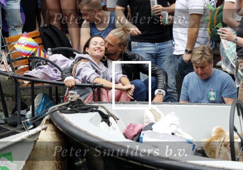 Amsterdam 3 augustus 2019
Gaypride in de grachten van Amsterdam.
Birgit Schuurman met haar nieuwe vriend Sander v Haarlem.