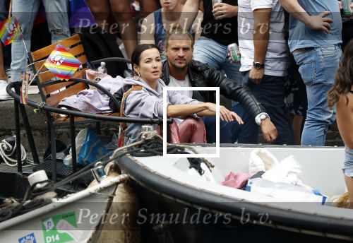 Amsterdam 3 augustus 2019
Gaypride in de grachten van Amsterdam.
Birgit Schuurman met haar nieuwe vriend Sander v Haarlem.