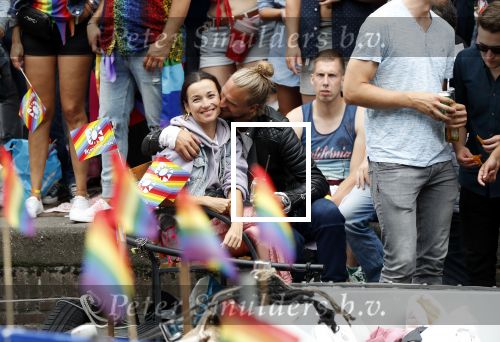 Amsterdam 3 augustus 2019
Gaypride in de grachten van Amsterdam.
Birgit Schuurman met haar nieuwe vriend Sander v Haarlem.