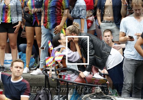 Amsterdam 3 augustus 2019
Gaypride in de grachten van Amsterdam.
Birgit Schuurman met haar nieuwe vriend Sander v Haarlem.