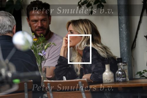Amsterdam 28 augustus 2019
Candy Dulfer met vriend Rafael op terras en daarna op de fiets in Amsterdam.