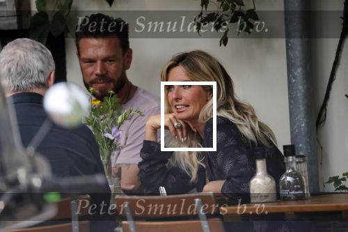Amsterdam 28 augustus 2019
Candy Dulfer met vriend Rafael op terras en daarna op de fiets in Amsterdam.