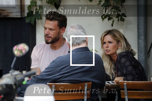 Amsterdam 28 augustus 2019
Candy Dulfer met vriend Rafael op terras en daarna op de fiets in Amsterdam.