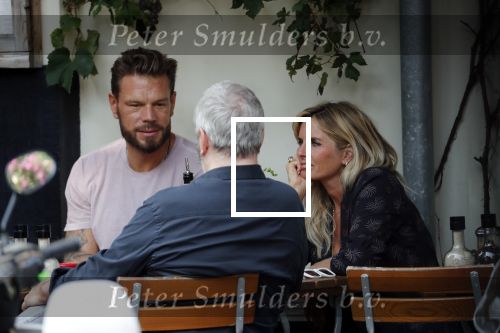 Amsterdam 28 augustus 2019
Candy Dulfer met vriend Rafael op terras en daarna op de fiets in Amsterdam.