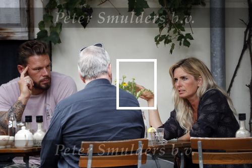 Amsterdam 28 augustus 2019
Candy Dulfer met vriend Rafael op terras en daarna op de fiets in Amsterdam.