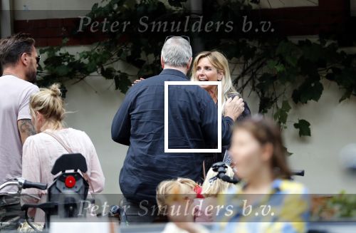 Amsterdam 28 augustus 2019
Candy Dulfer met vriend Rafael op terras en daarna op de fiets in Amsterdam.