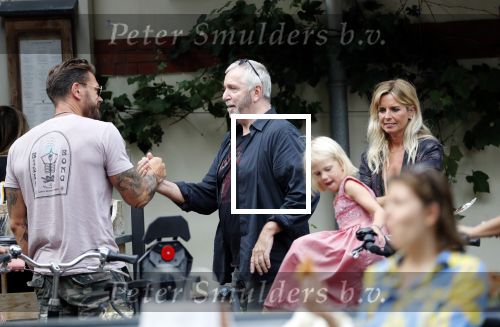 Amsterdam 28 augustus 2019
Candy Dulfer met vriend Rafael op terras en daarna op de fiets in Amsterdam.
