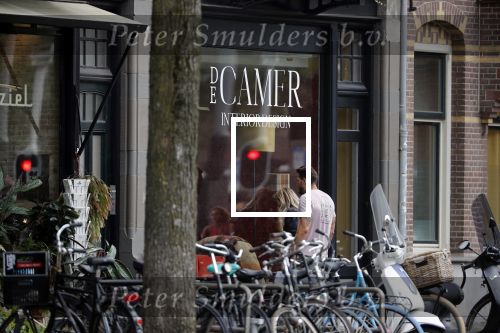 Amsterdam 28 augustus 2019
Candy Dulfer met vriend Rafael op terras en daarna op de fiets in Amsterdam.