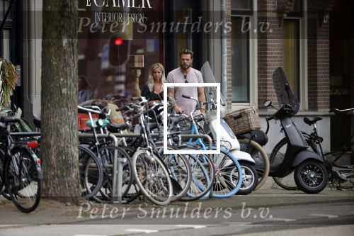Amsterdam 28 augustus 2019
Candy Dulfer met vriend Rafael op terras en daarna op de fiets in Amsterdam.