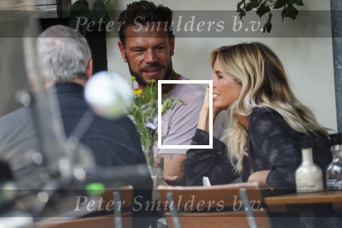 Amsterdam 28 augustus 2019
Candy Dulfer met vriend Rafael op terras en daarna op de fiets in Amsterdam.