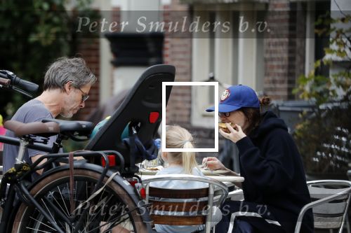 Amsterdam 3 augustus 2019
Carice v Houten met haar vriend Guy Pierce en hiun kindje.