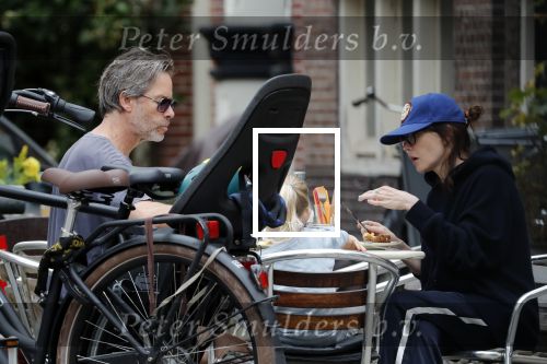 Amsterdam 3 augustus 2019
Carice v Houten met haar vriend Guy Pierce en hiun kindje.