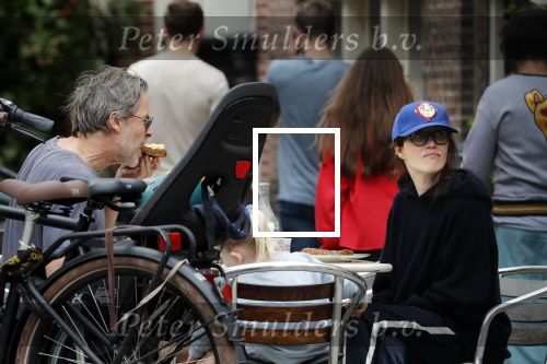Amsterdam 3 augustus 2019
Carice v Houten met haar vriend Guy Pierce en hiun kindje.