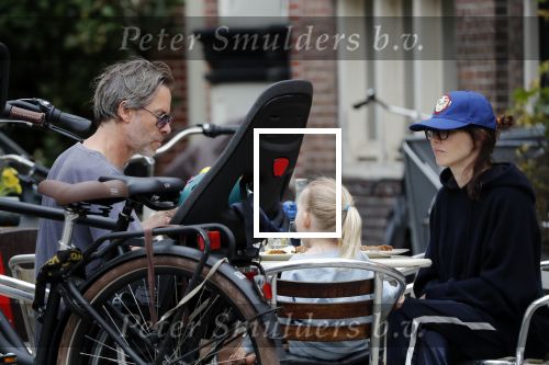 Amsterdam 3 augustus 2019
Carice v Houten met haar vriend Guy Pierce en hiun kindje.