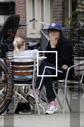 Amsterdam 3 augustus 2019
Carice v Houten met haar vriend Guy Pierce en hiun kindje.