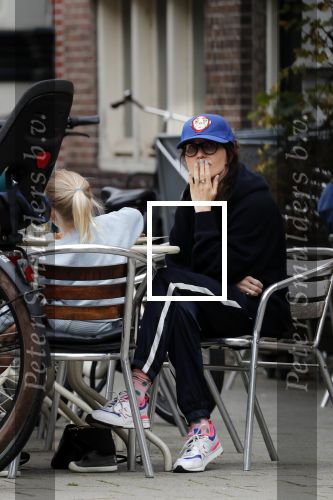 Amsterdam 3 augustus 2019
Carice v Houten met haar vriend Guy Pierce en hiun kindje.