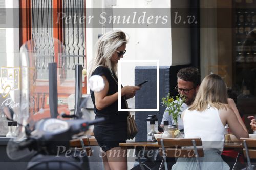 Amsterdam 28 augustus 2019
Chantal janzen met man Marco Geeratz en hun zoontje op de cornelis schuytstraat.