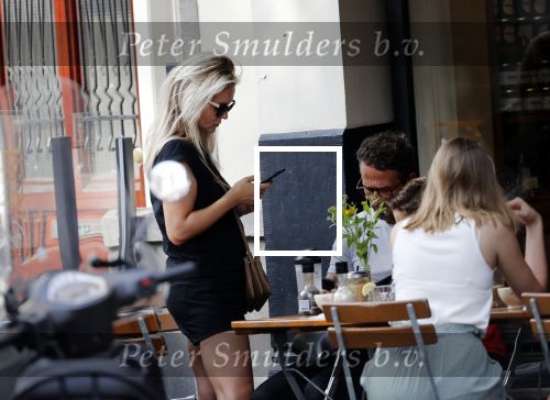 Amsterdam 28 augustus 2019
Chantal janzen met man Marco Geeratz en hun zoontje op de cornelis schuytstraat.