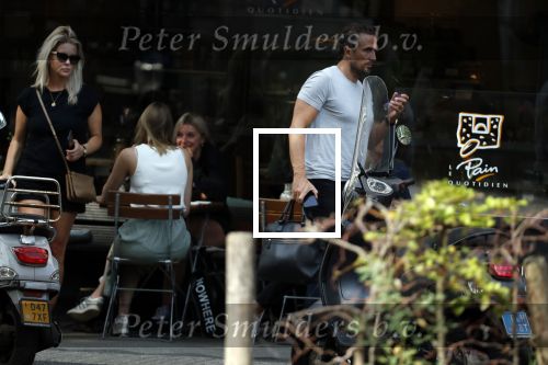 Amsterdam 28 augustus 2019
Chantal janzen met man Marco Geeratz en hun zoontje op de cornelis schuytstraat.
